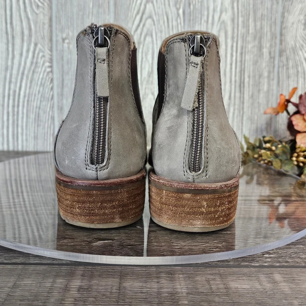 Söfft Brenley Leather Chelsea Ankle Boots 11M Taupe Gray Cutout Booties Zip Back